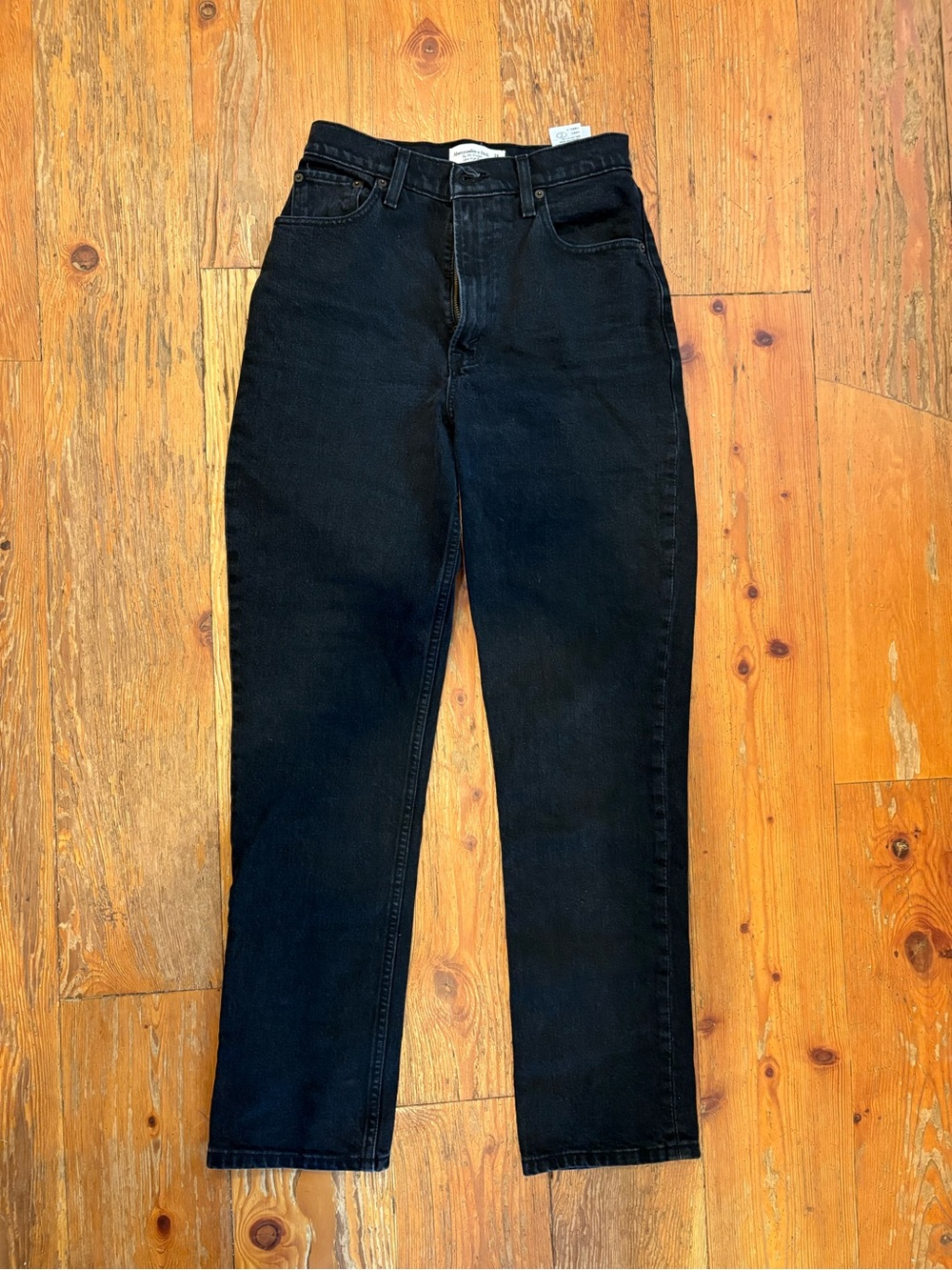 Abercrombie & Fitch black women’s jeans - the 90s straight ultra high rise